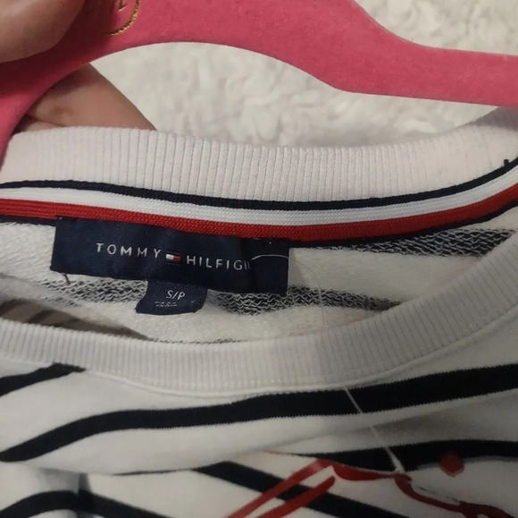 Tommy Hilfiger Crewneck - Picture 2 of 5